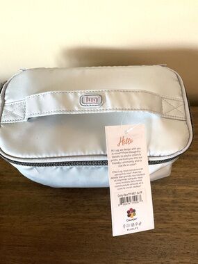 Lug Dolly Short with 2 Boxtops pouches. Metallic Silver. NWT